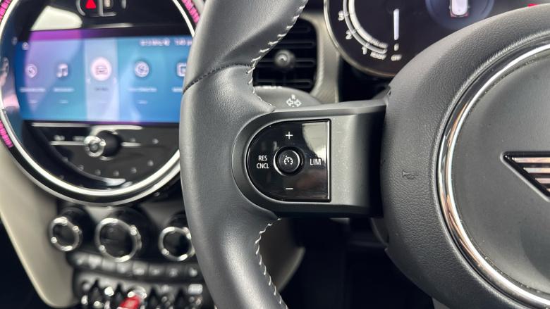 MINI Hatchback 1.5 Cooper Exclusive 5dr Auto Petrol Hatchback